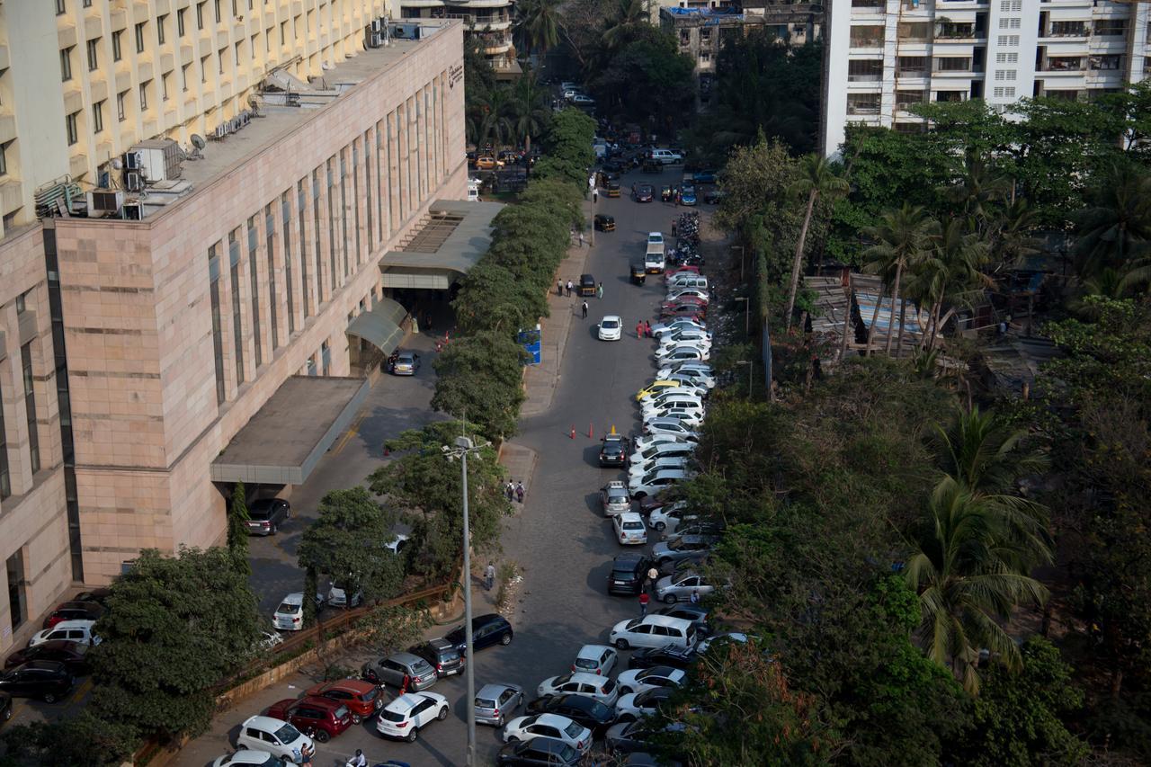 Aristo Room, Apartment - Homestay Near Kokilaben Dhirubai Ambani Hospital For Family Only, - Mumbai — Photos 3